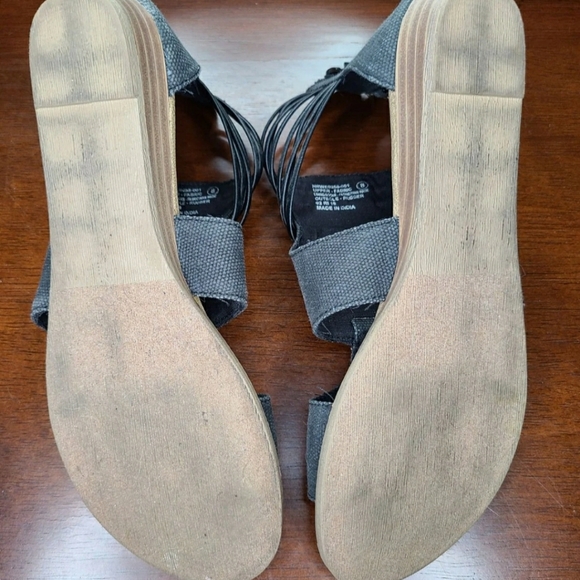 Sandals - Picture 7 of 7